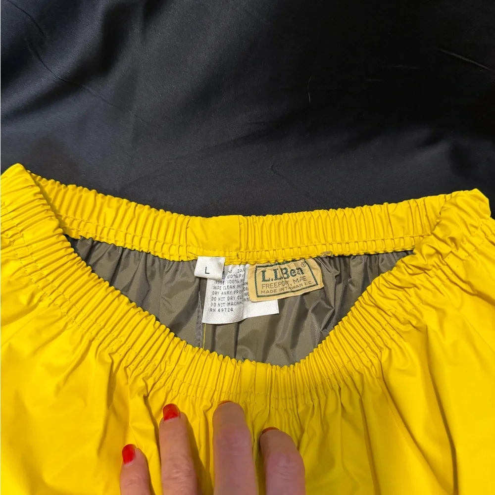 L.L. Bean Yellow Rain Jacket with Gray Lining - Picture 10 of 15